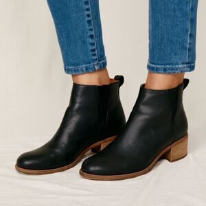 KORK-EASE Black Leather Pull On Boots Shoes  Women's Size 7.5